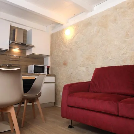 Hostmate - - Garruba *
