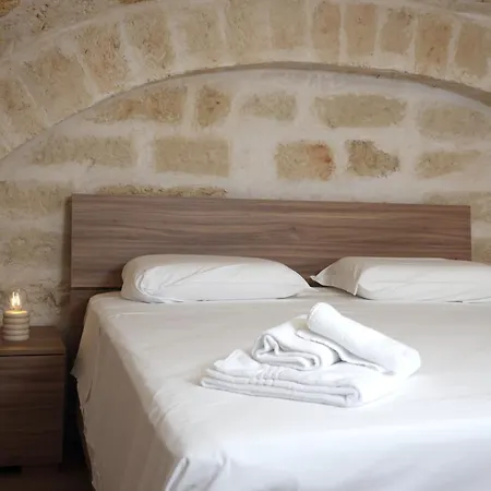 Hostmate - - Garruba *