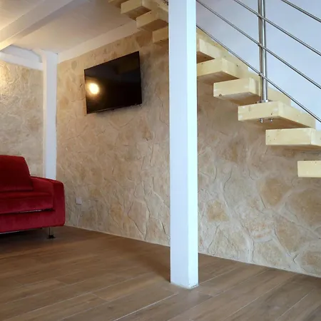 Apartment Hostmate - - Garruba *
